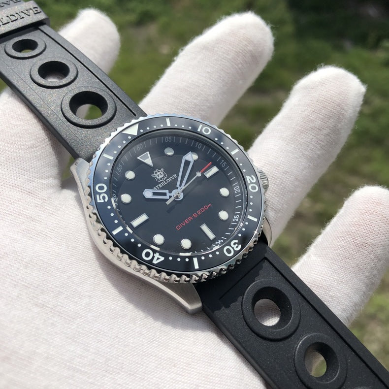 quartz movement of diving watch